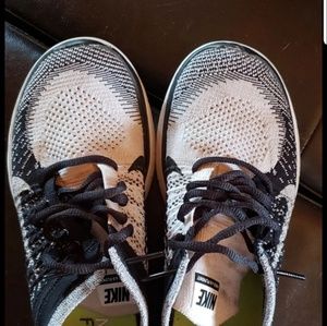 Size 8 nike flyknit